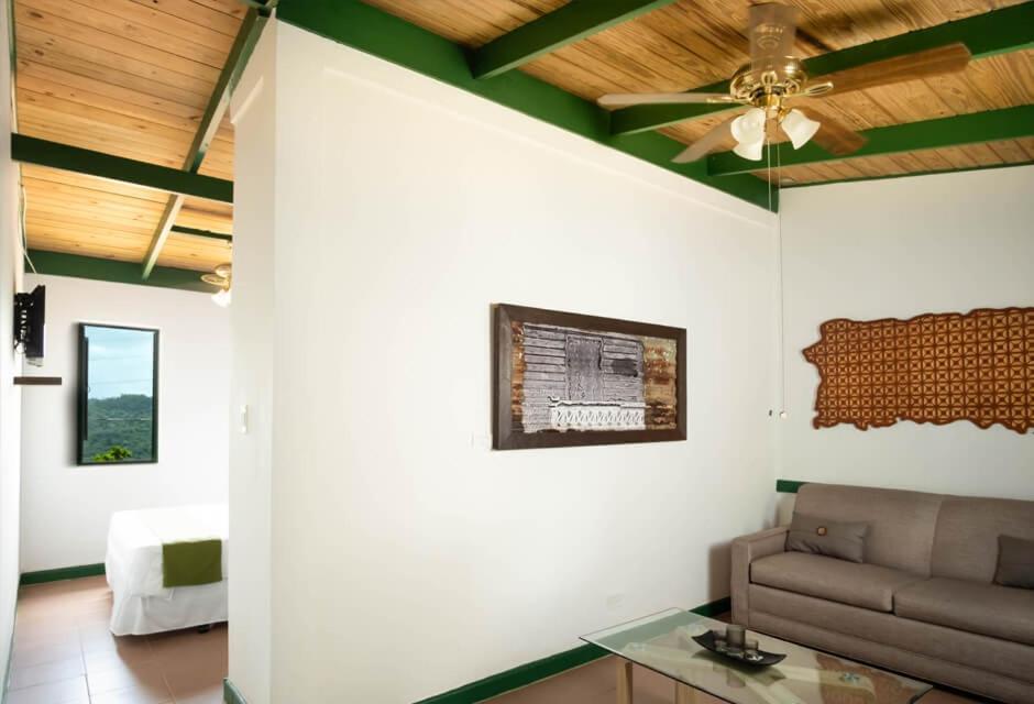 Hacienda Juanita Hotel Maricao ภายนอก รูปภาพ